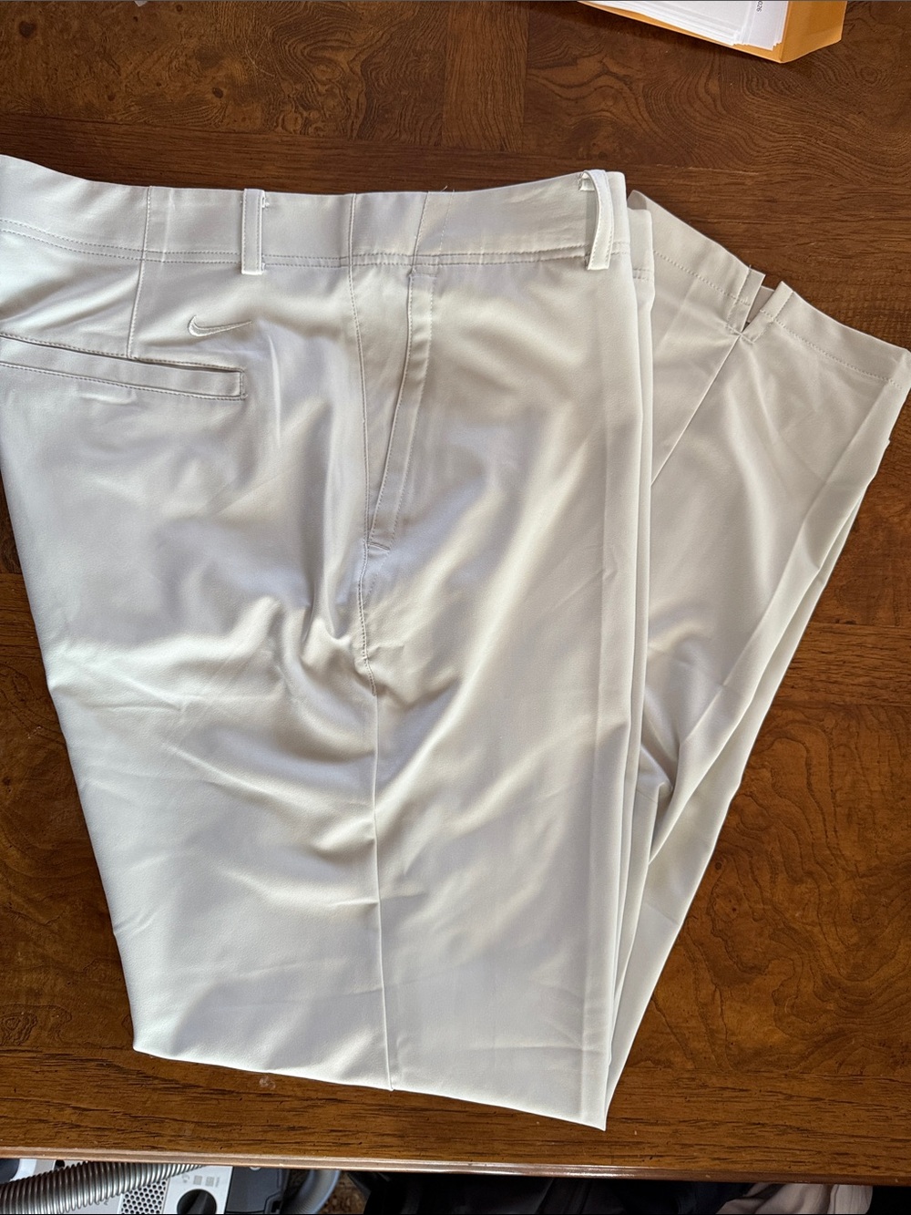 Nike Dri-Fit Flex Golf Pants Men's Size 38x32 Light Bone Flat Front
AA3318-072